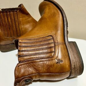 Frye Women’s Chelsea Boots